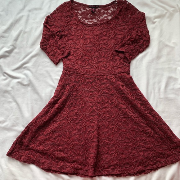Material Girl Dresses & Skirts - 💕3/$25💕 Material Girl Maroon Lace Dress